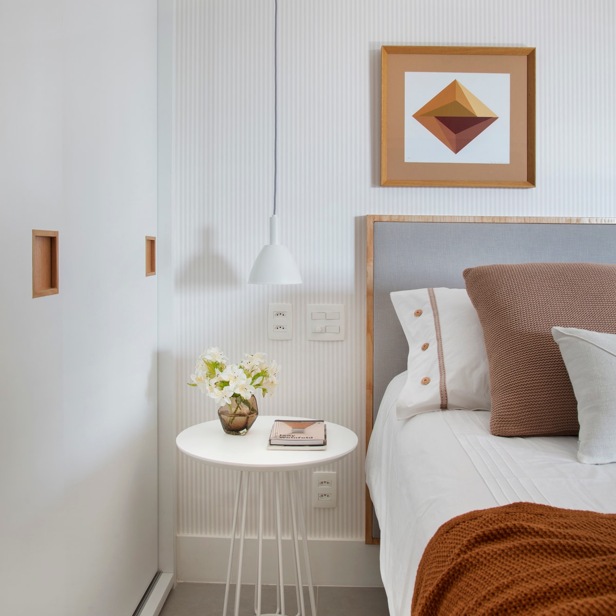 foto_luminaria-mini-bauhaus-90-s-branco-quarto.jpg
