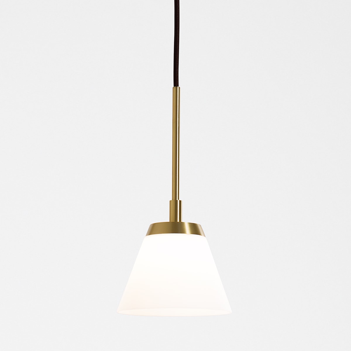 foto_luminaria-piccolo-s-latao-01.jpg