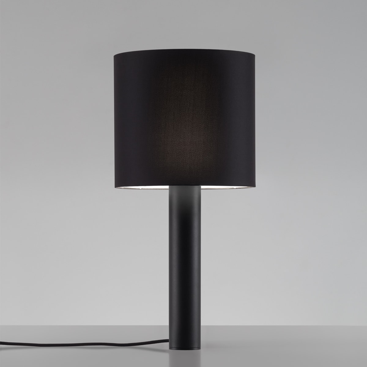 foto_luminaria-raw-t-all-black.jpg